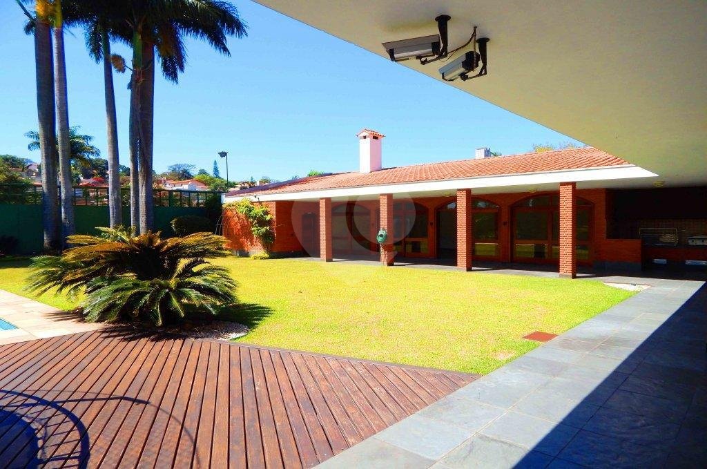 Sobrado à venda com 6 suítes em Jardim Cordeiro, São Paulo, SP