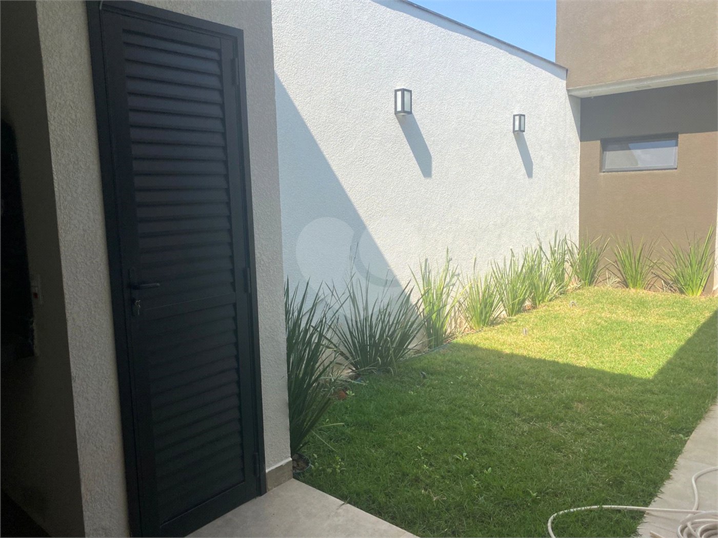 Casa à venda com 3 suítes no condomínio Condomíno Helena Maria, Sorocaba - SP