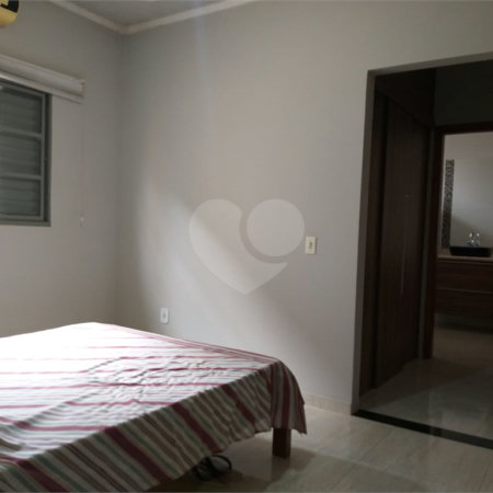 Casa à venda com 3 quartos, sendo 2 suítes, em Jardim das Estações (vila Xavier), Araraquara, SP