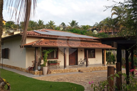 Casa à venda ou para alugar com 3 quartos, sendo 1 suíte, no condomínio Recanto Florido, Vinhedo - SP