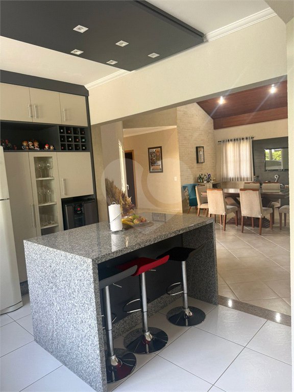 Casa à venda com 3 suítes no condomínio Terras de Mont Serrat, Salto - SP
