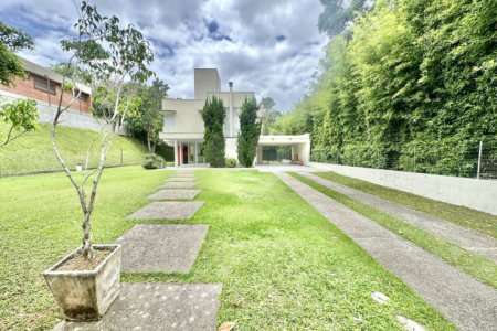 Casa à venda com 4 suítes no condomínio Recanto Impla, Carapicuíba - SP