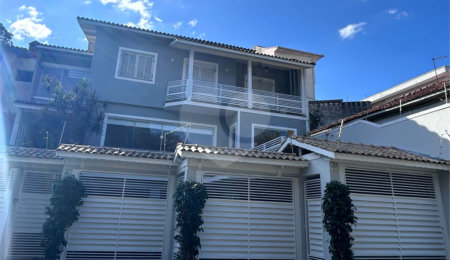 Sobrado à venda com 4 quartos, sendo 2 suítes,  em Tremembé, São Paulo, SP