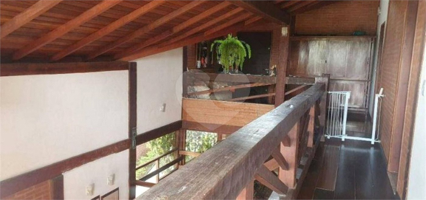 Casa à venda com 3 quartos, sendo 1 suíte, no condomínio Terras de São Francisco, Vinhedo - SP