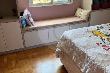 Sobrado à venda com 3 quartos, sendo 1 suíte, em Vila Alexandria, São Paulo, SP