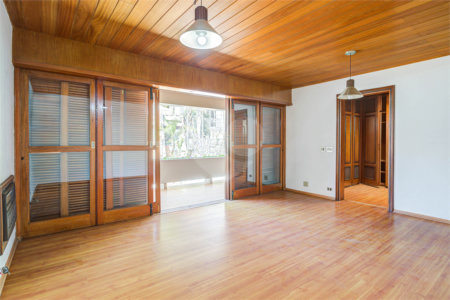 Casa à venda com 5 quartos, sendo 3 suítes, em Alto da Boa Vista, São Paulo, SP