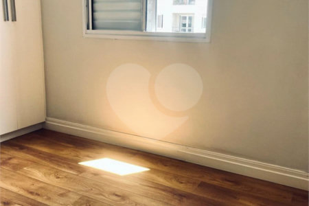 Apartamento à venda com 2 quartos em Parque Maria Domitila, São Paulo, SP