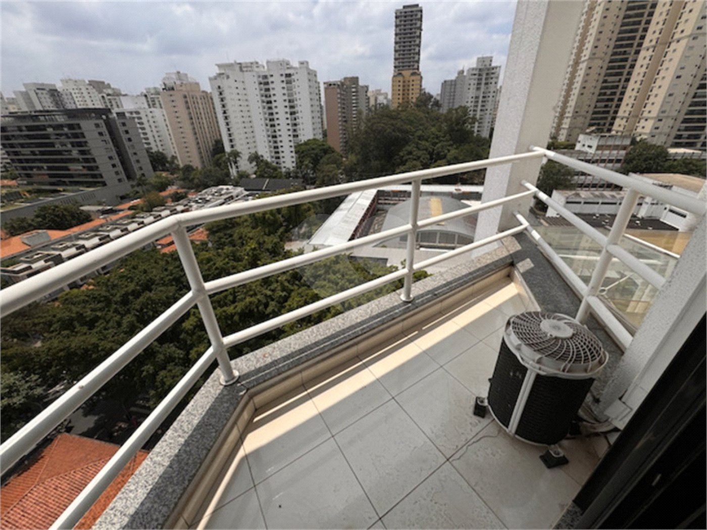 Cobertura à venda com 3 suítes em Cidade Monções, São Paulo, SP