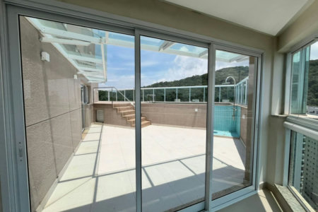 Cobertura com 3 dormitórios à venda, 270 m² por R$ 2.890.000,00 - Barra Funda - Guarujá/SP