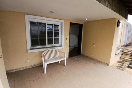Casa à venda ou para alugar com 3 quartos, sendo 2 suítes, no condomínio Chácara das Rosas, São Paulo - SP