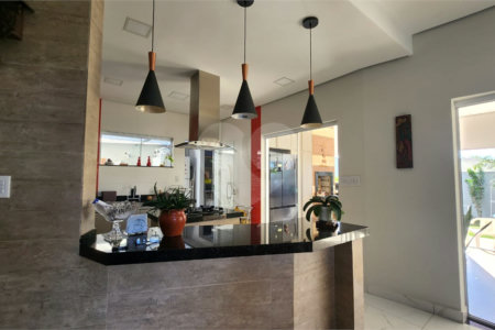Casa à venda com 3 quartos, sendo 2 suítes, em Residencial Village Damha, Araraquara, SP