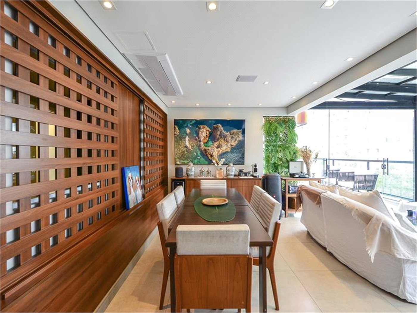 Apartamento à venda com 2 quartos, sendo 1 suíte, em Vila Mariana, São Paulo, SP
