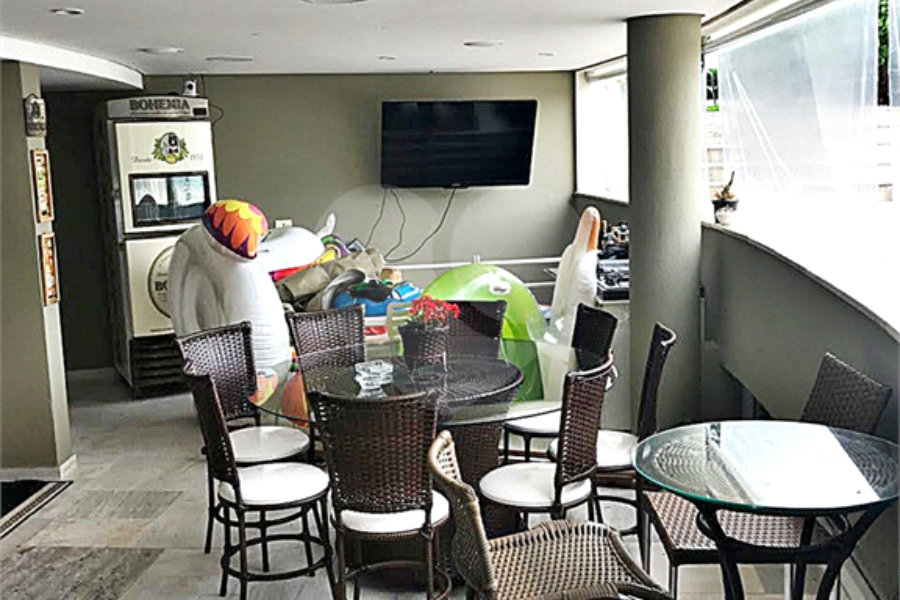 Casa à venda com 4 suítes no condomínio Residencial Jd. Ibiratiba, São Paulo - SP