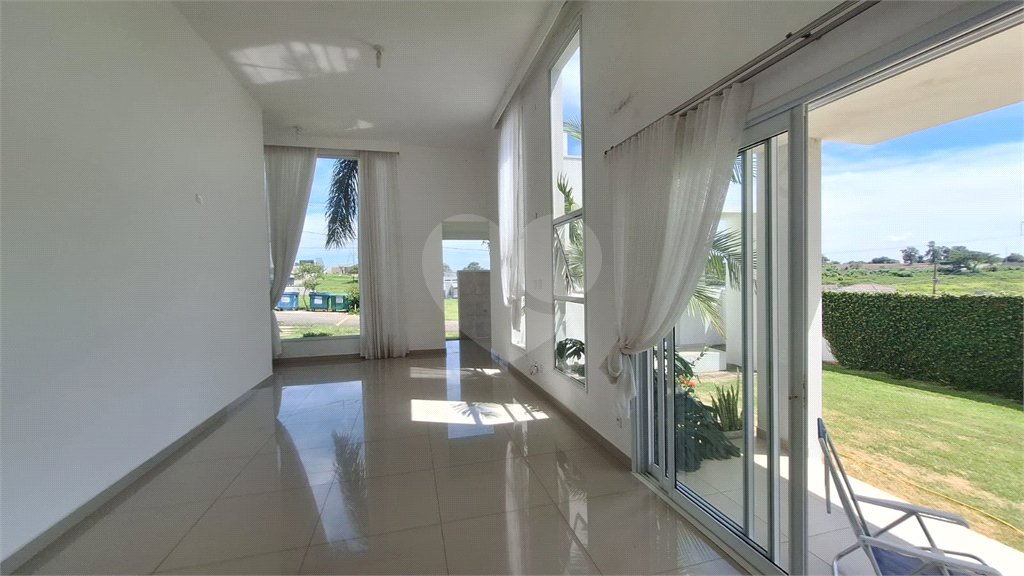 Casa à venda com 4 quartos, sendo 3 suítes,  no condomínio Fazenda Alta Vista, Salto de Pirapora - SP