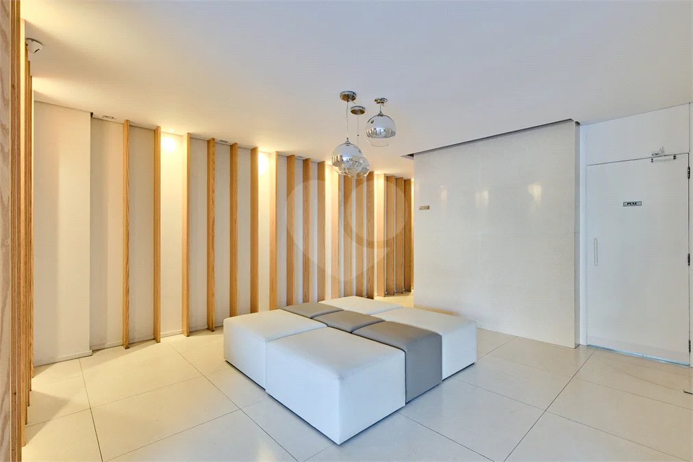 Apartamento à venda com 3 quartos, sendo 1 suíte, em Alto da Boa Vista, São Paulo, SP