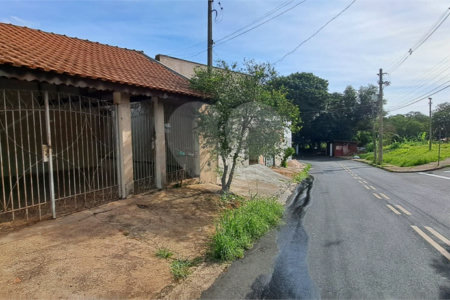 Casa ampla em bairro tranquilo – excelente oportunidade para morar ou investir!