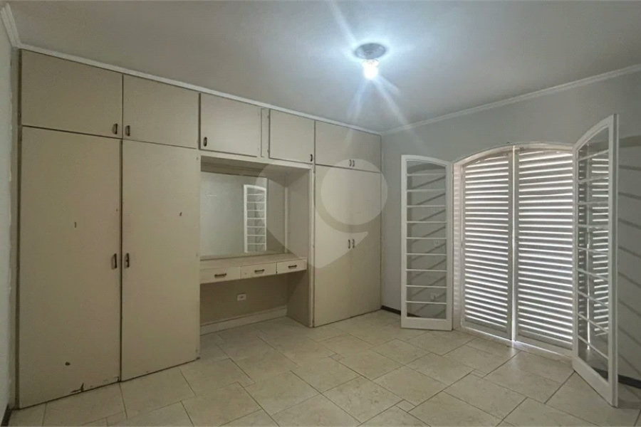 Venda Casa com 4 Dormitórios no Parque Santa Cecília