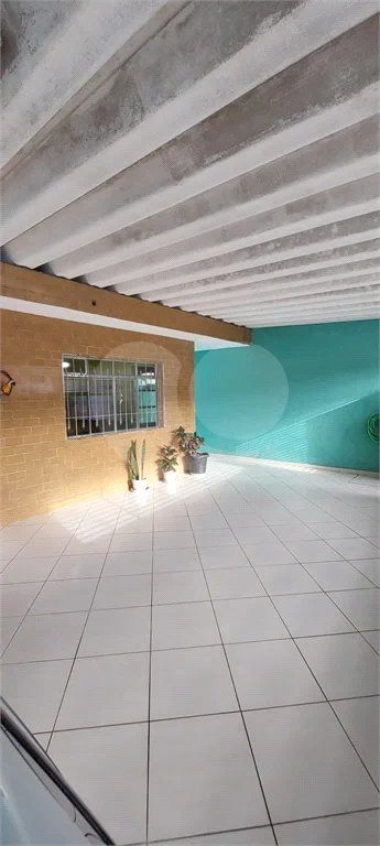 Sobrado espaçoso em São Miguel Paulista com 5 dormitórios e 5 vagas.