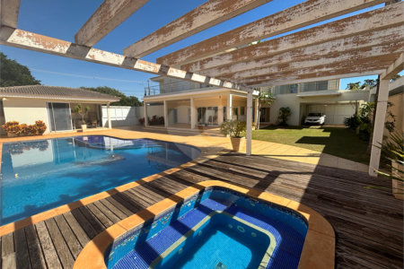 Casa á venda condomínio Damha I