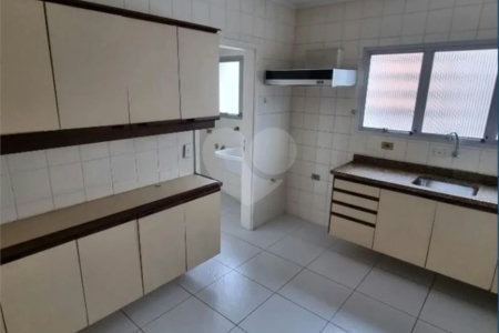 Apartamento à venda com 3 quartos em Pitangueiras, Guarujá, SP