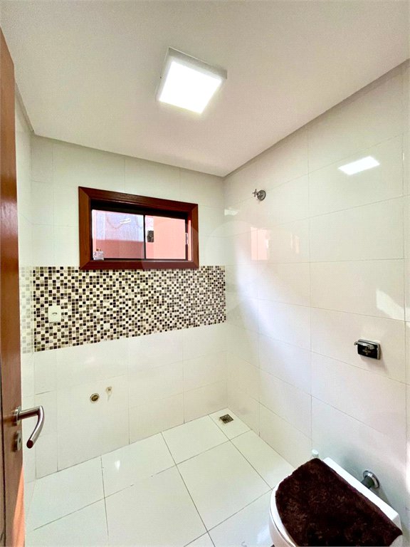 Sobrado à venda com 4 quartos, sendo 1 suíte, em Jardim Santa Bárbara, Sorocaba, SP