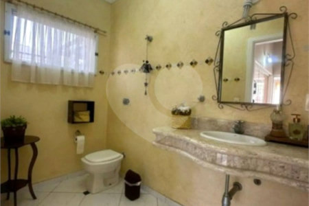 Casa à venda com 3 quartos, sendo 1 suíte, no condomínio Residencial Delle Stelle, Louveira - SP