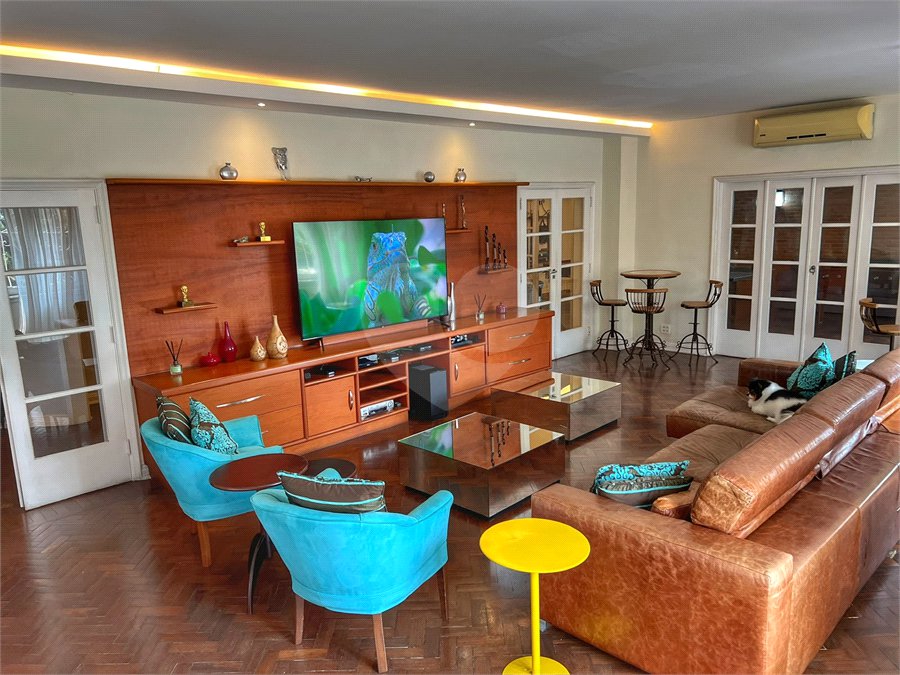 Apartamento à venda com 4 quartos, sendo 2 suítes,  em Flamengo, Rio de Janeiro, RJ