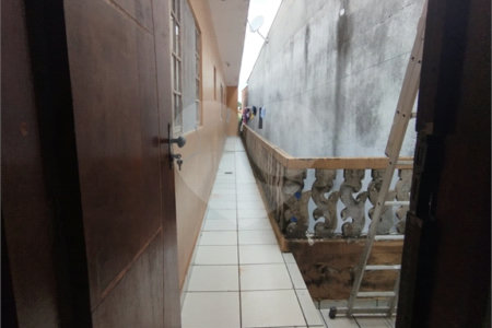 Sobrado à venda com 3 quartos, sendo 1 suíte, em Biritiba, Poá, SP