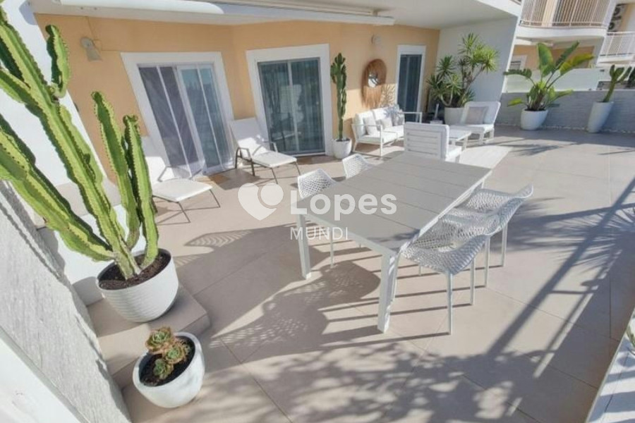 Casa com 4 quartos à venda em Albufeira, Algarve, Portugal – Vista para o mar e piscina