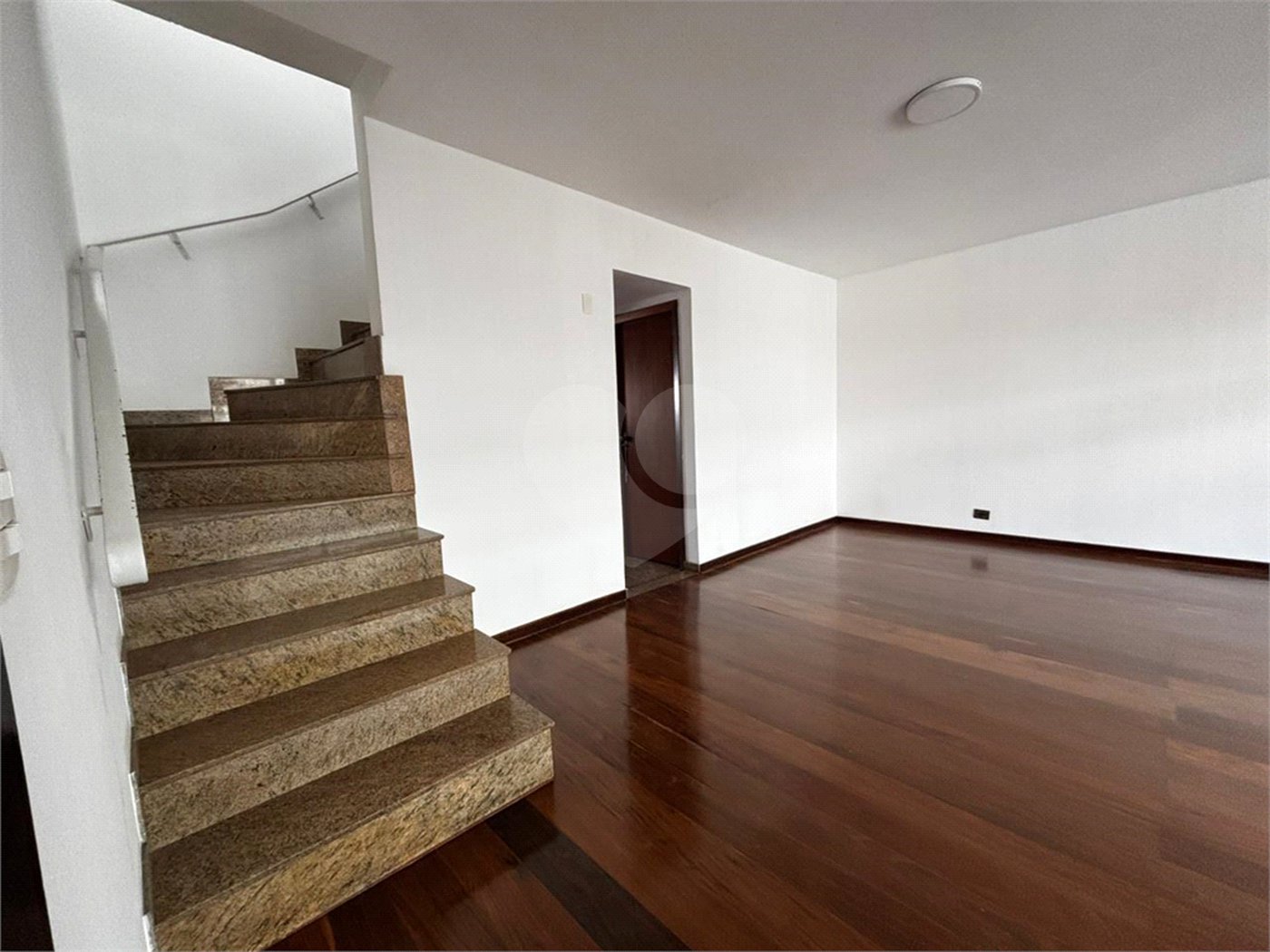 Sobrado à venda com 3 quartos, sendo 1 suíte, em Lauzane Paulista, São Paulo, SP