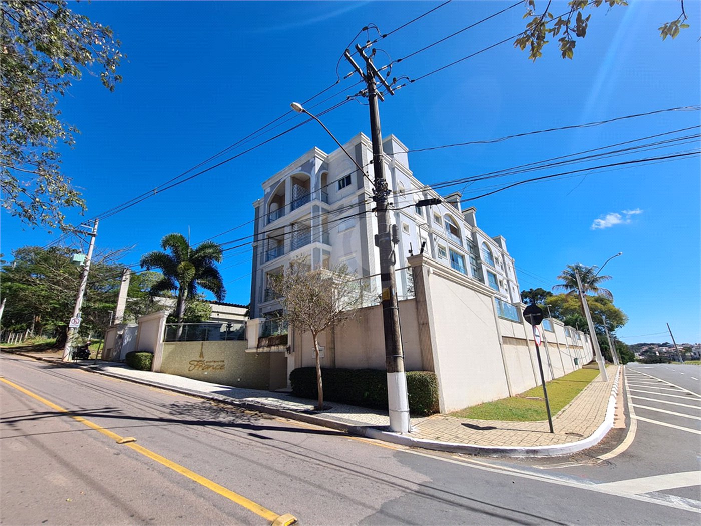 Apartamento à venda com 3 quartos, sendo 1 suíte, em Pinheirinho, Vinhedo, SP
