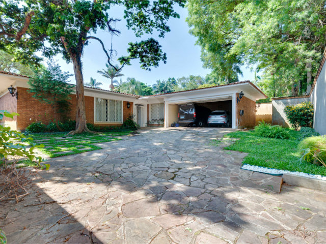 Casa à venda com 3 suítes em Alto da Boa Vista, São Paulo, SP