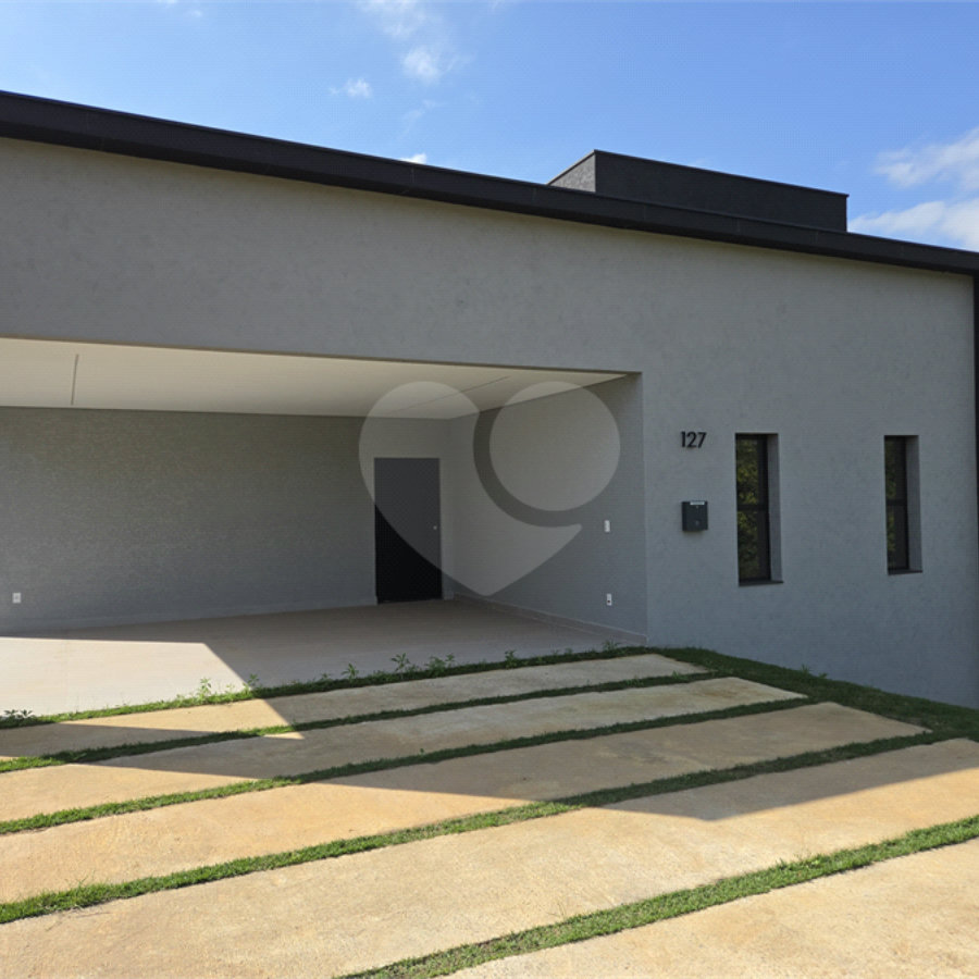Casa à venda com 4 quartos, sendo 3 suítes, no condomínio Village Ipanema 2, Araçoiaba da Serra - SP