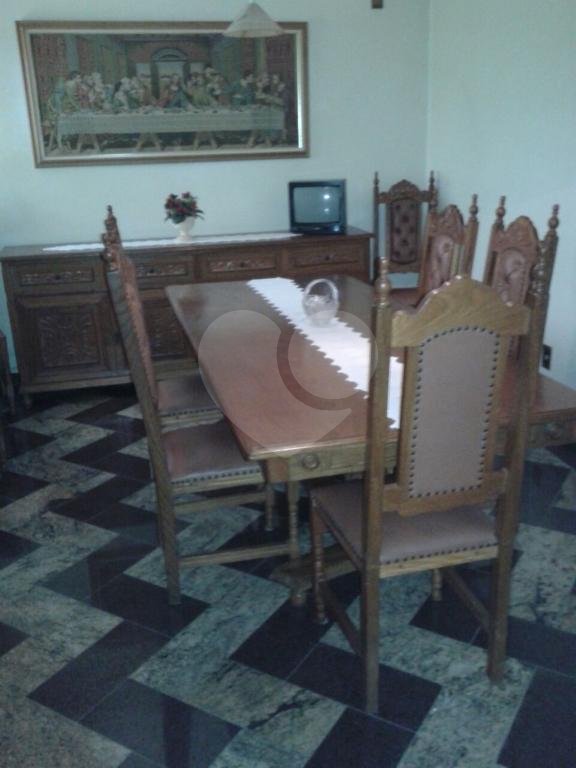 Sobrado à venda com 5 quartos, sendo 1 suíte, em Tremembé, São Paulo, SP