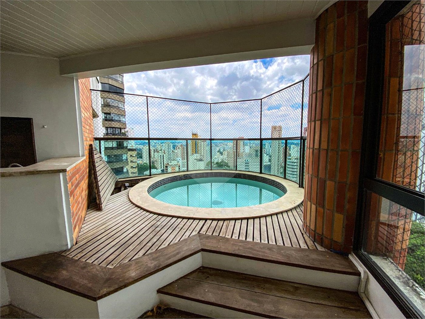 Apartamento à venda com 4 suítes em Vila Suzana, São Paulo, SP