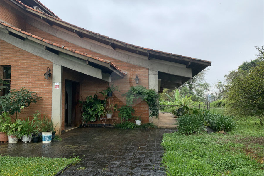 Sobrado à venda com 4 quartos, sendo 2 suítes,  em Tremembé, São Paulo, SP