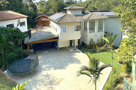 Casa à venda com 4 quartos, sendo 3 suítes,  no condomínio Vilarejo, Carapicuíba - SP