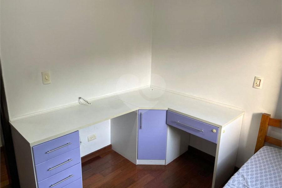 Casa à venda com 3 quartos, sendo 1 suíte, no condomínio Residencial Via Veneto, São Paulo - SP