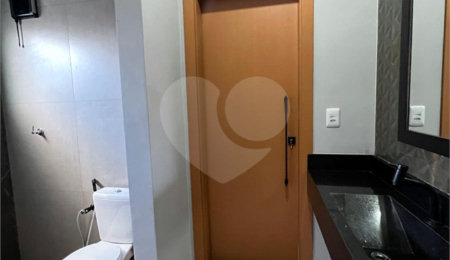 Casa à venda com 3 quartos, sendo 1 suíte,  no condomínio Sun Lake, Três Lagoas - MS