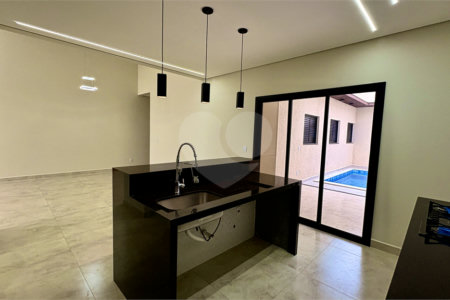 Casa à venda com 3 quartos, sendo 1 suíte, no condomínio Residencial Villagio Wanel, Sorocaba - SP