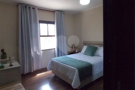 Casa à venda com 4 quartos, sendo 2 suítes, em Jardins, Bragança Paulista, SP