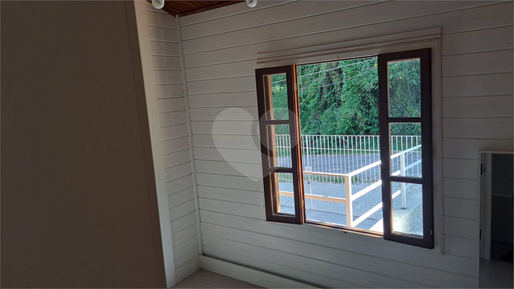 Casa à venda com 3 quartos, sendo 1 suíte, no condomínio Alpes da Cantareira, Mairiporã - SP