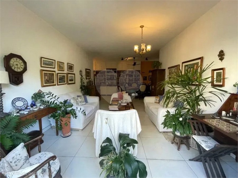 Apartamento à venda com 4 quartos, sendo 1 suíte, em Lagoa, Rio de Janeiro, RJ