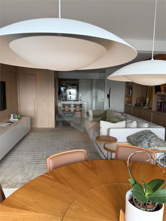 Apartamento à venda com 3 quartos, sendo 1 suíte,  em Jardim Leonor Mendes de Barros, São Paulo, SP
