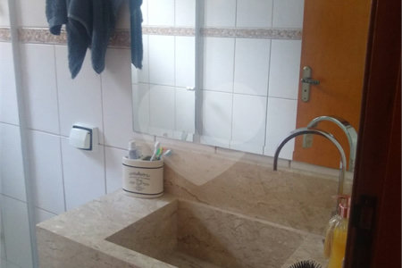 Sobrado à venda com 3 quartos, sendo 1 suíte,  em Vila do Castelo, São Paulo, SP