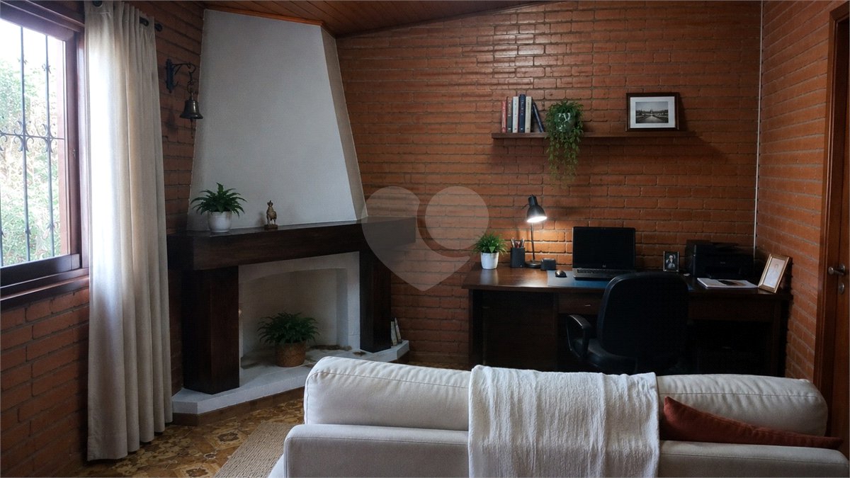 Casa à venda com 3 quartos, sendo 1 suíte, em Guarapiranga, São Paulo, SP