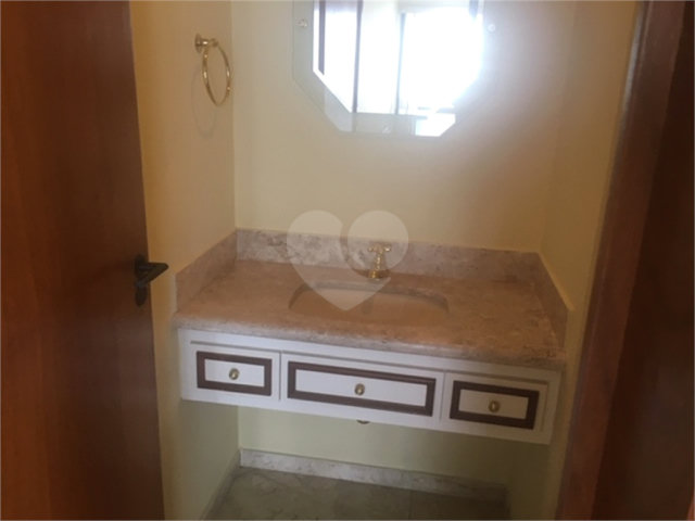 Apartamento para alugar com 3 quartos, sendo 1 suíte,  em Brooklin, São Paulo, SP