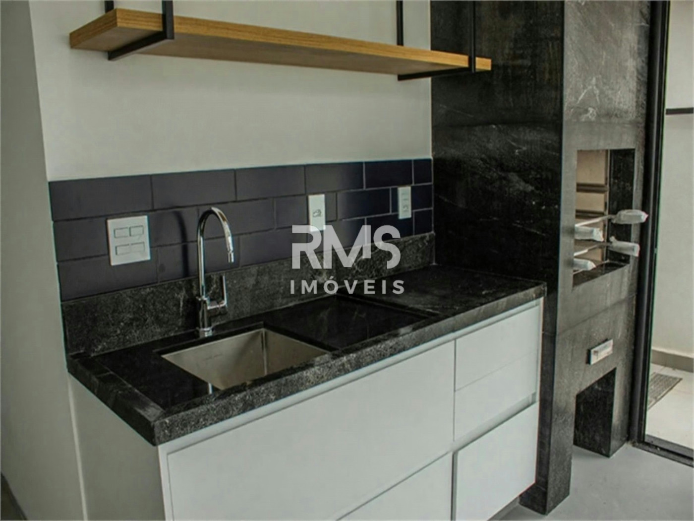 Casa à venda com 3 suítes no condomínio Residencial Central Parque, Salto - SP