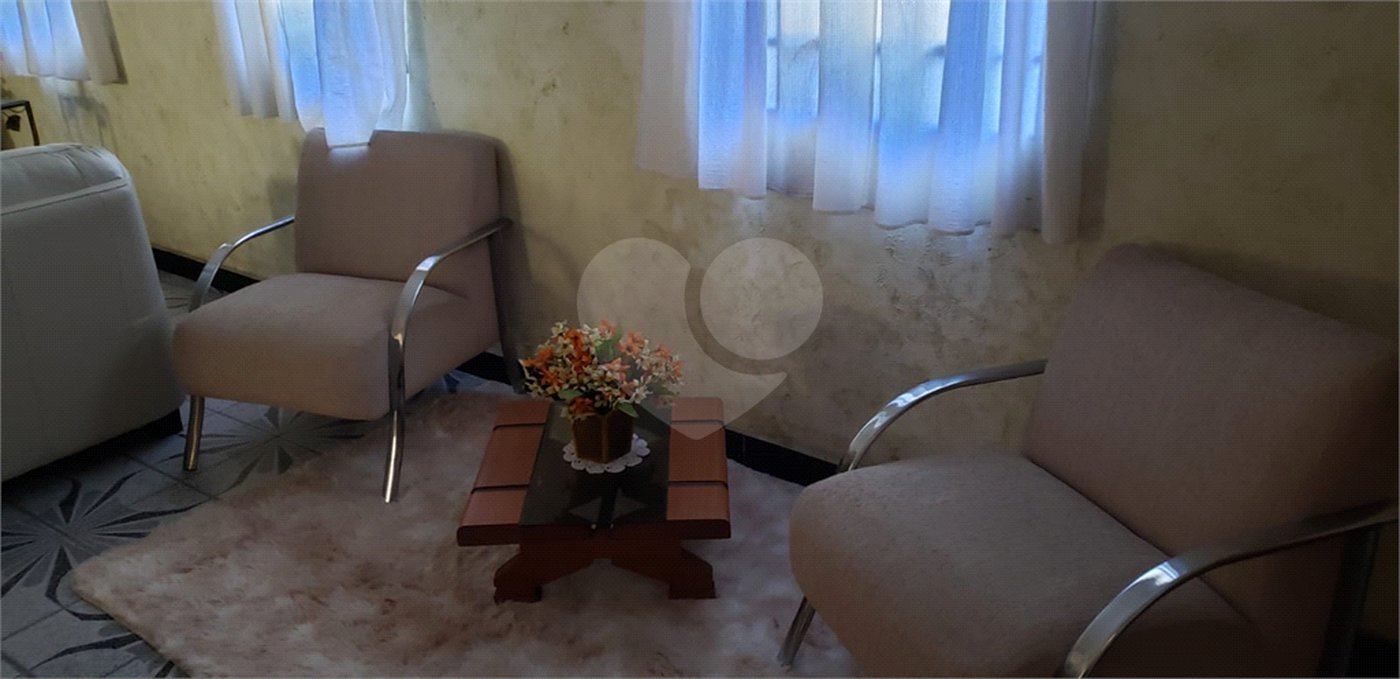 Sobrado à venda com 3 quartos, sendo 1 suíte, em Tremembé, São Paulo, SP