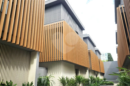 Casa à venda com 4 suítes no condomínio Plm 875, São Paulo - SP